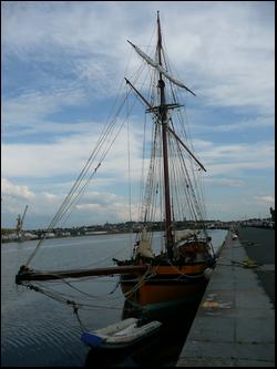 Bateau ancré à Saint Malo