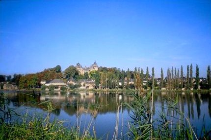 Lac de Combourg, devant le château de Combourg